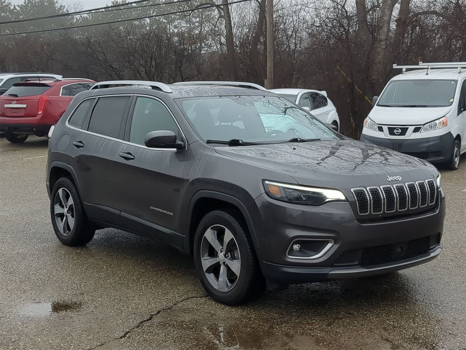 Thumbnail: 2019 Jeep Cherokee - 16
