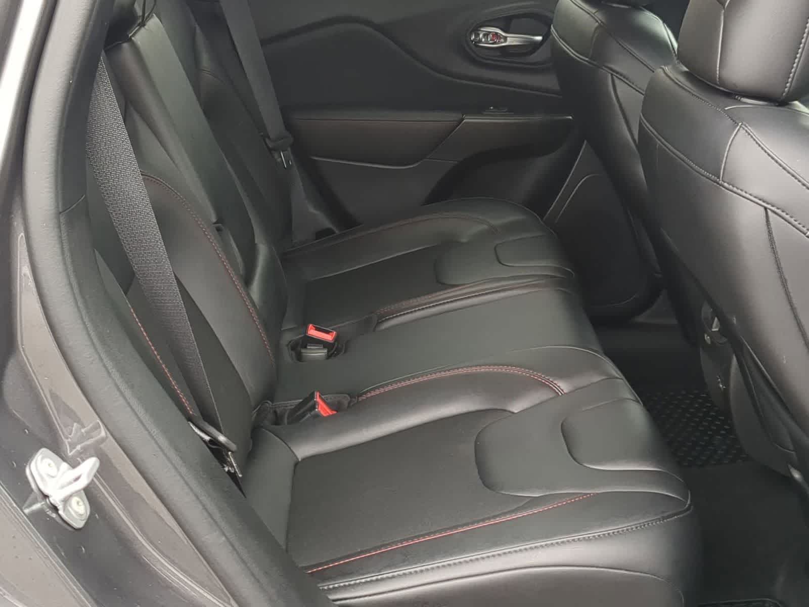 Thumbnail: 2022 Jeep Cherokee - 20