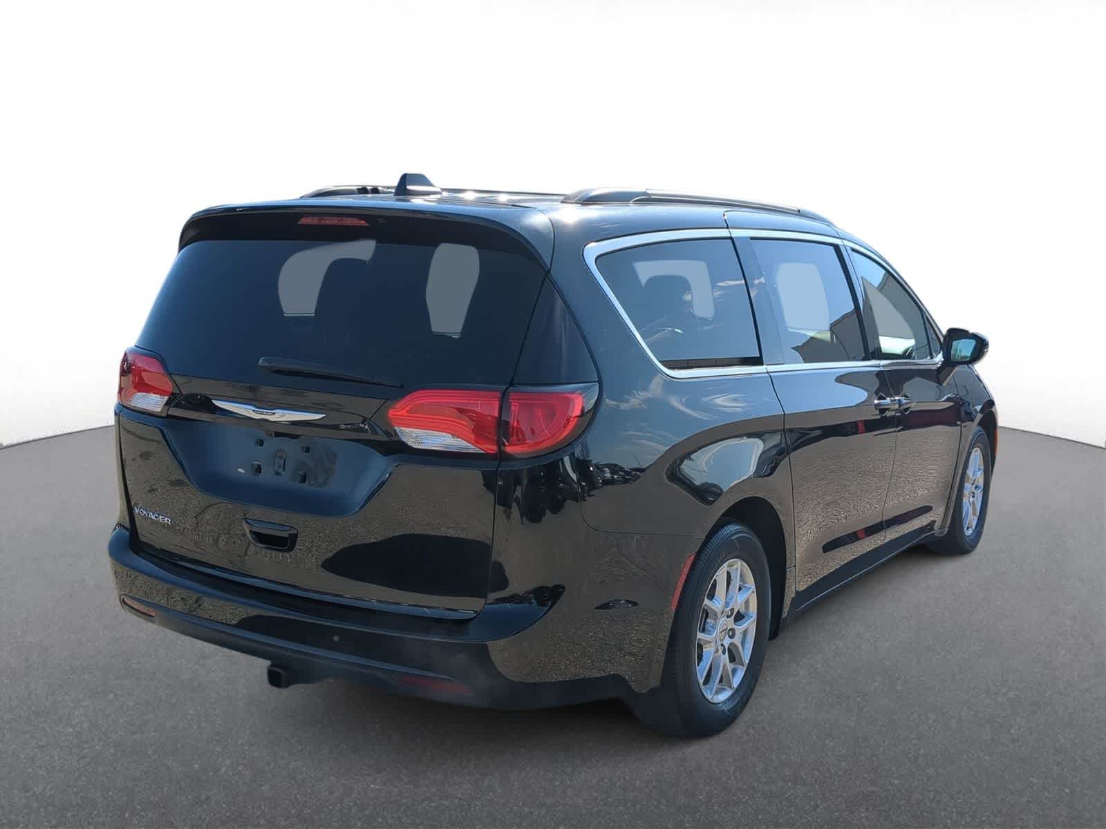 Thumbnail: 2025 Chrysler Voyager - 8