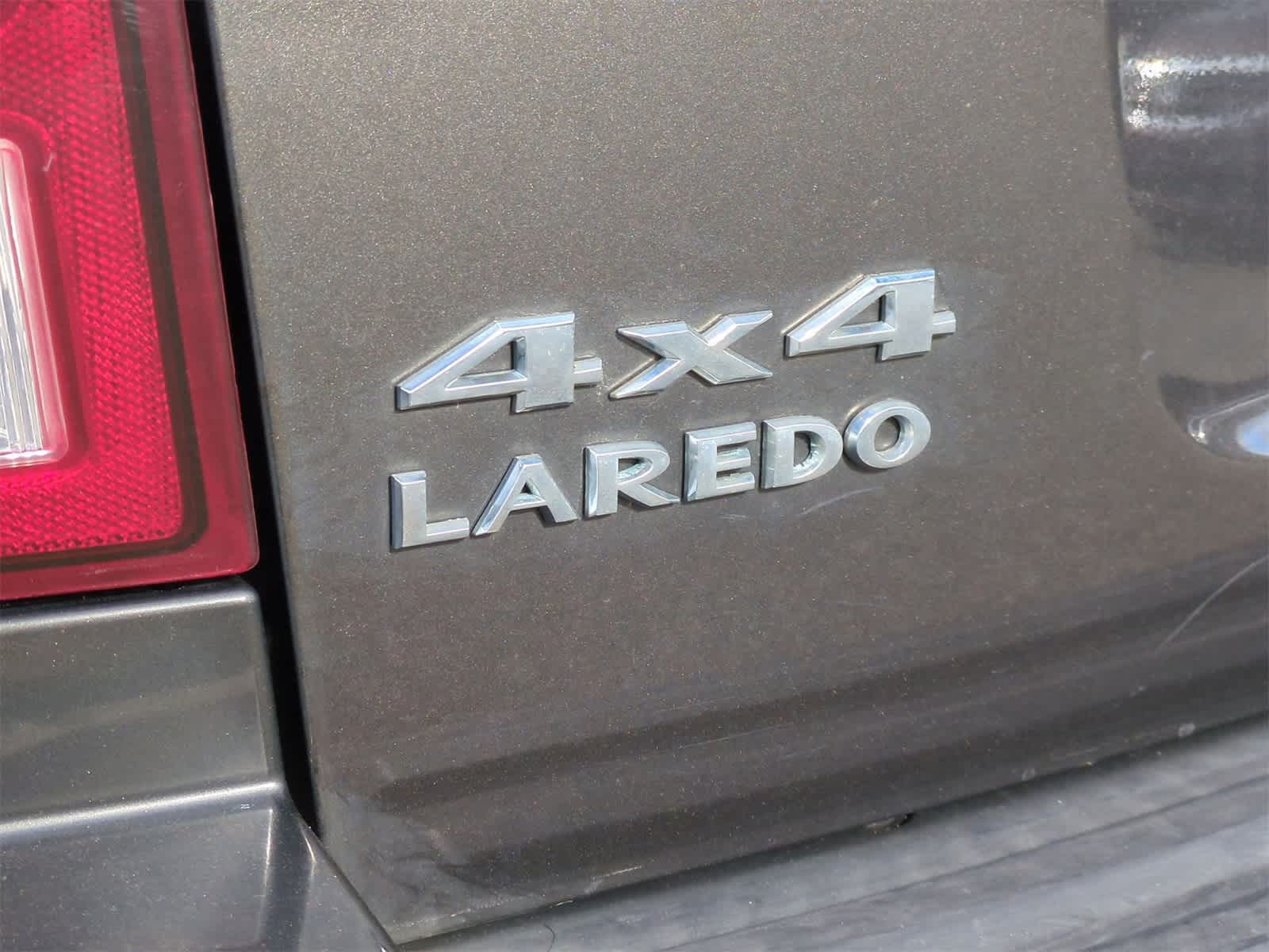 2006 Jeep Grand Cherokee Laredo 12