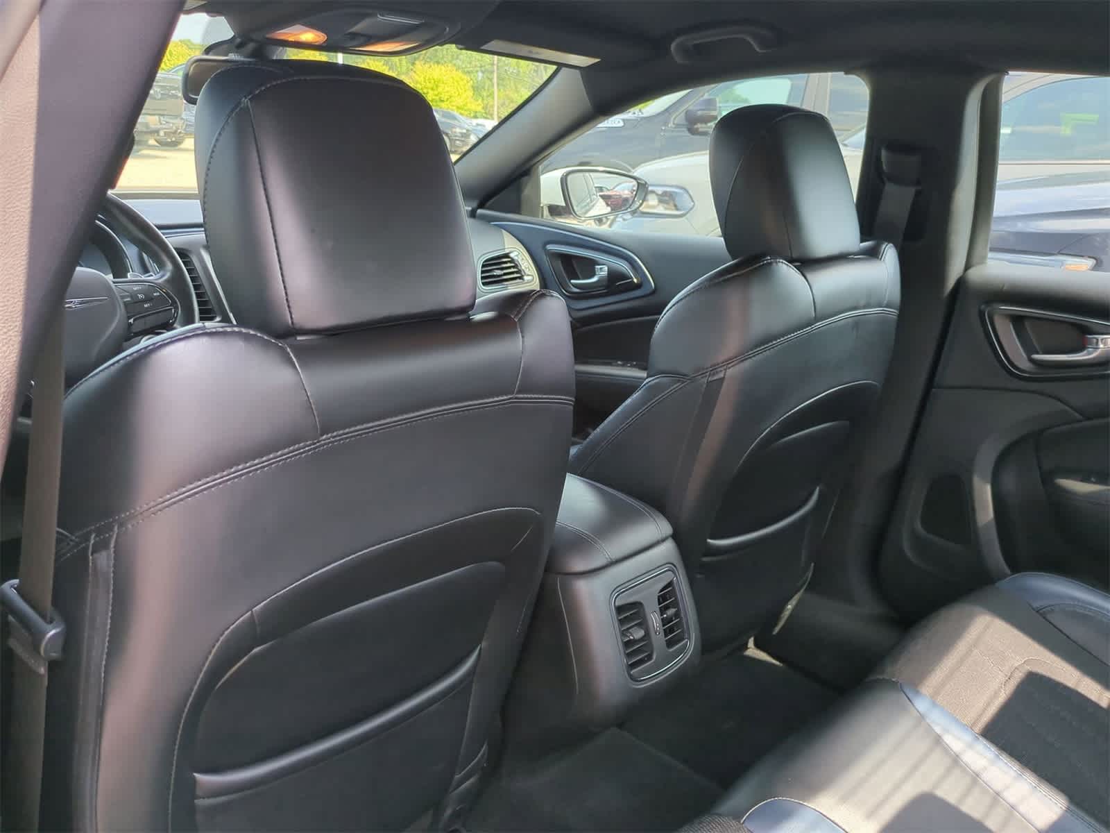 Thumbnail: 2016 Chrysler 200 - 16