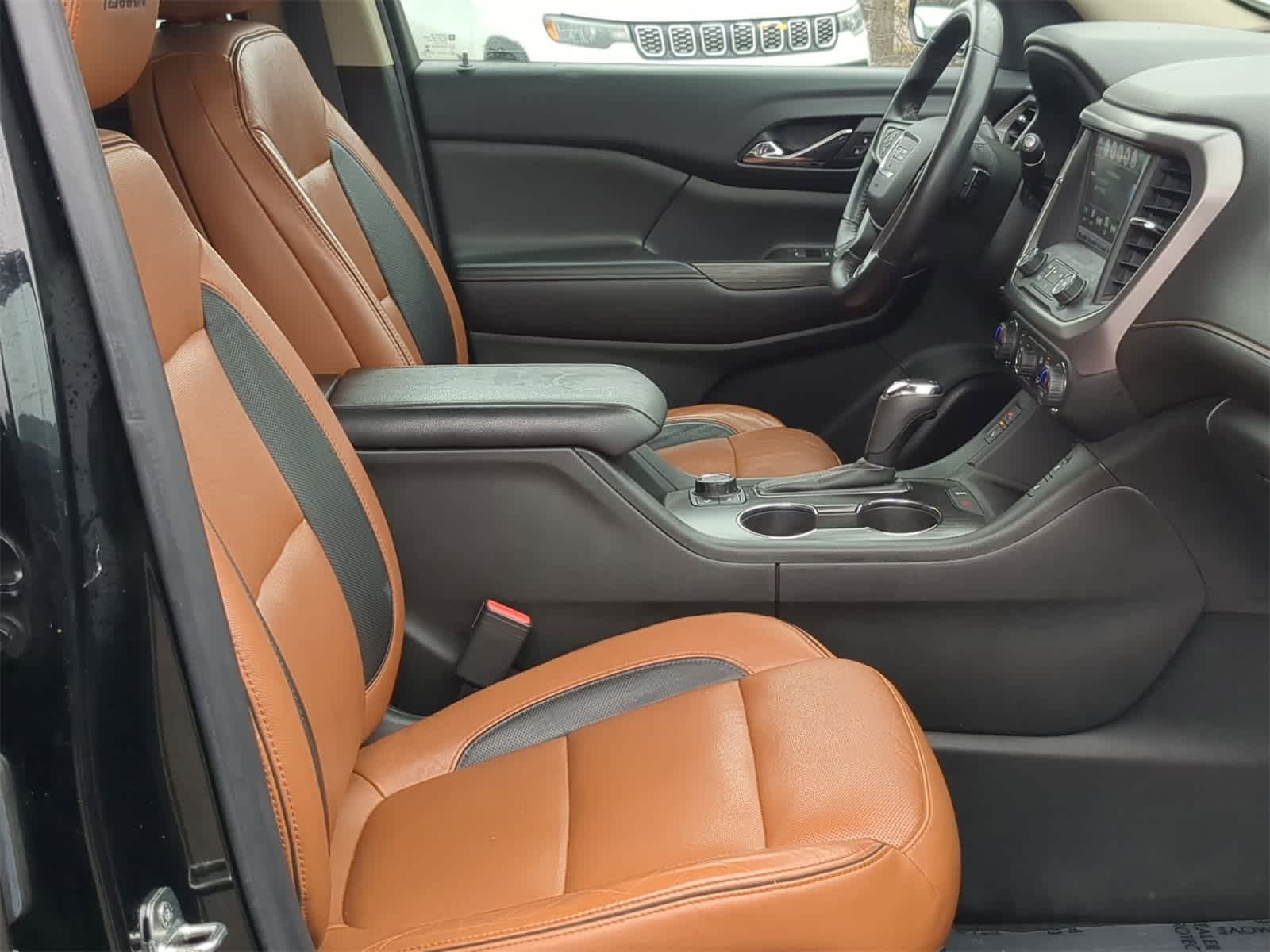 Thumbnail: 2017 GMC Acadia - 28