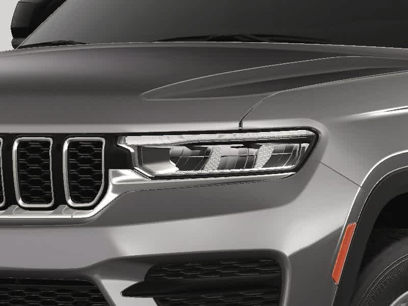 2025 Jeep Grand Cherokee Laredo 13