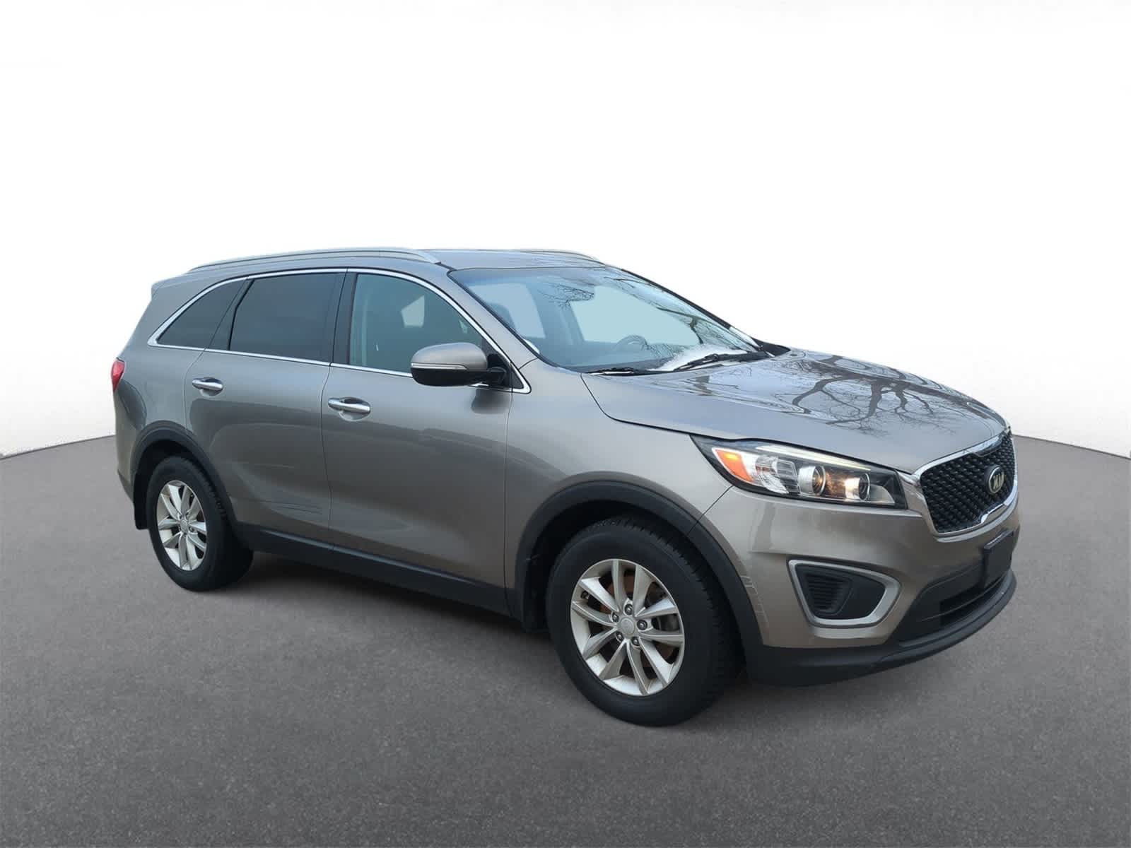 Thumbnail: 2016 Kia Sorento - 2