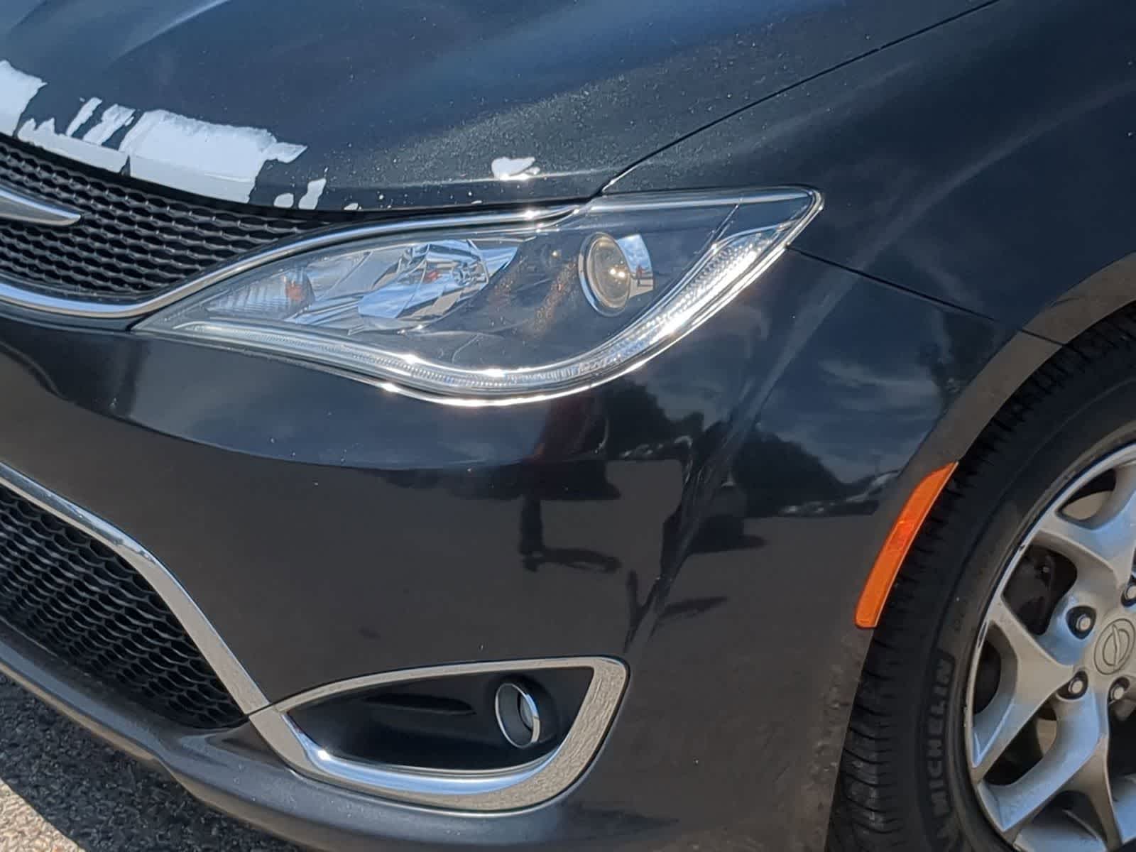 Thumbnail: 2017 Chrysler Pacifica - 11