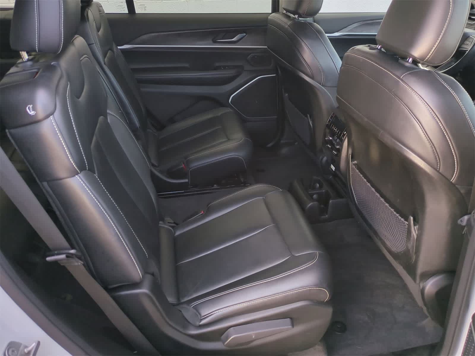 Thumbnail: 2022 Jeep Grand Cherokee L - 20