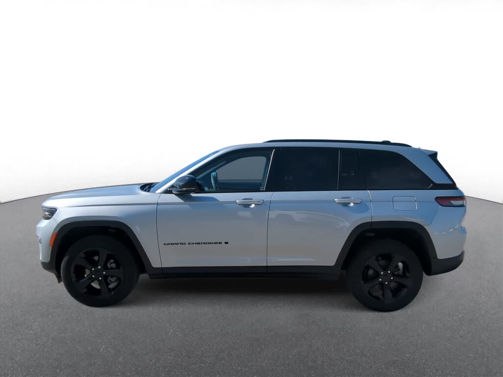 Thumbnail: 2023 Jeep Grand Cherokee - 5