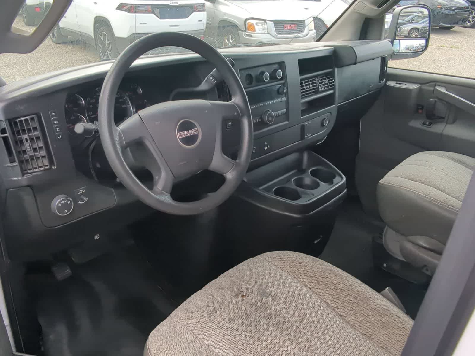 Thumbnail: 2017 GMC Savana - 10