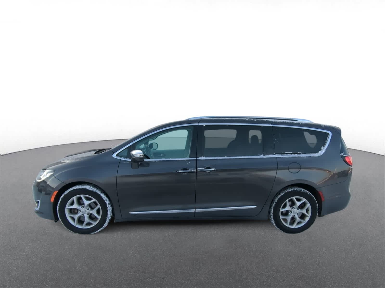 Thumbnail: 2020 Chrysler Pacifica - 5