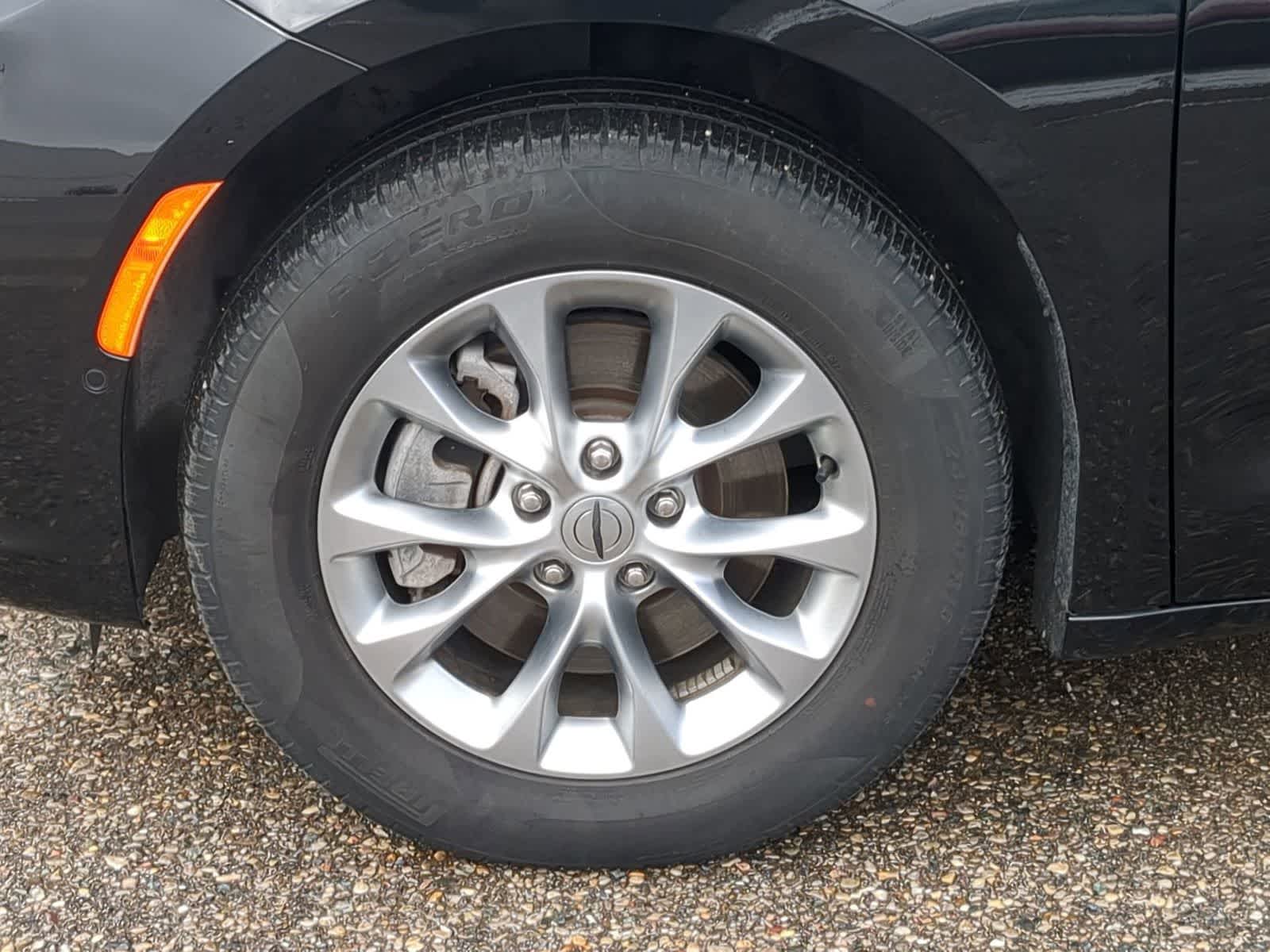 Thumbnail: 2023 Chrysler Pacifica - 13