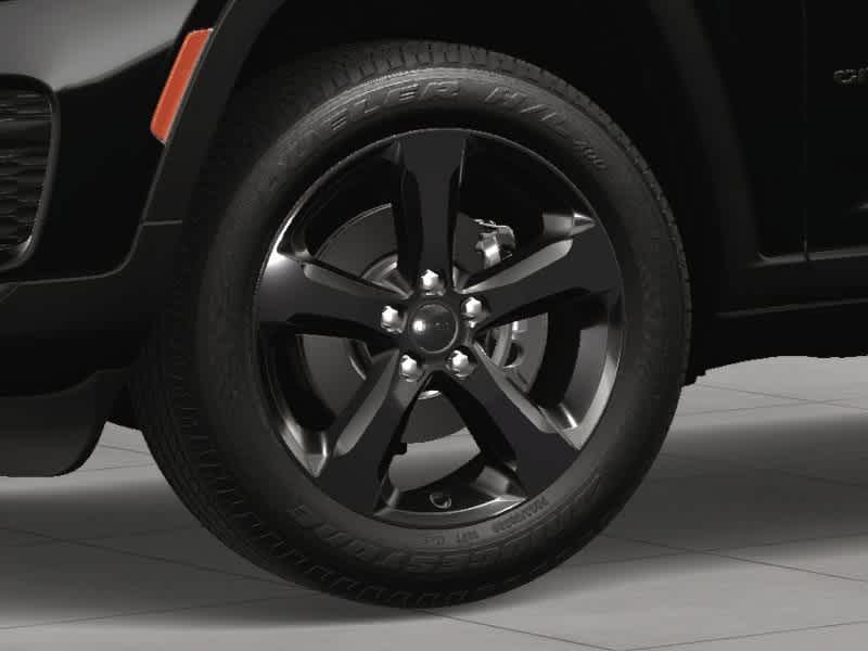 2025 Jeep Grand Cherokee Laredo 11