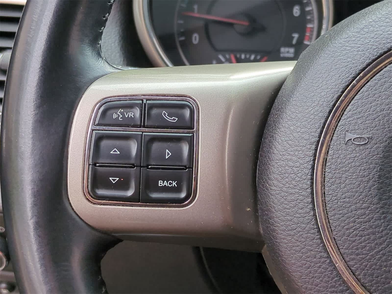 Thumbnail: 2013 Jeep Grand Cherokee - 22