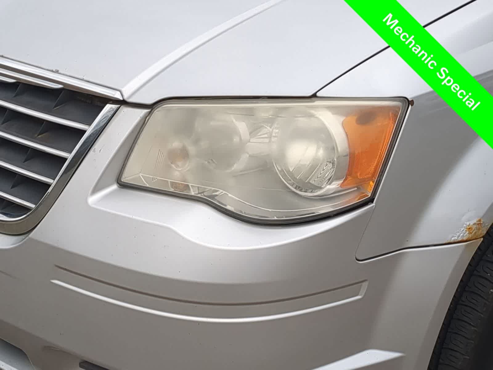 Thumbnail: 2008 Chrysler Town & Country - 11