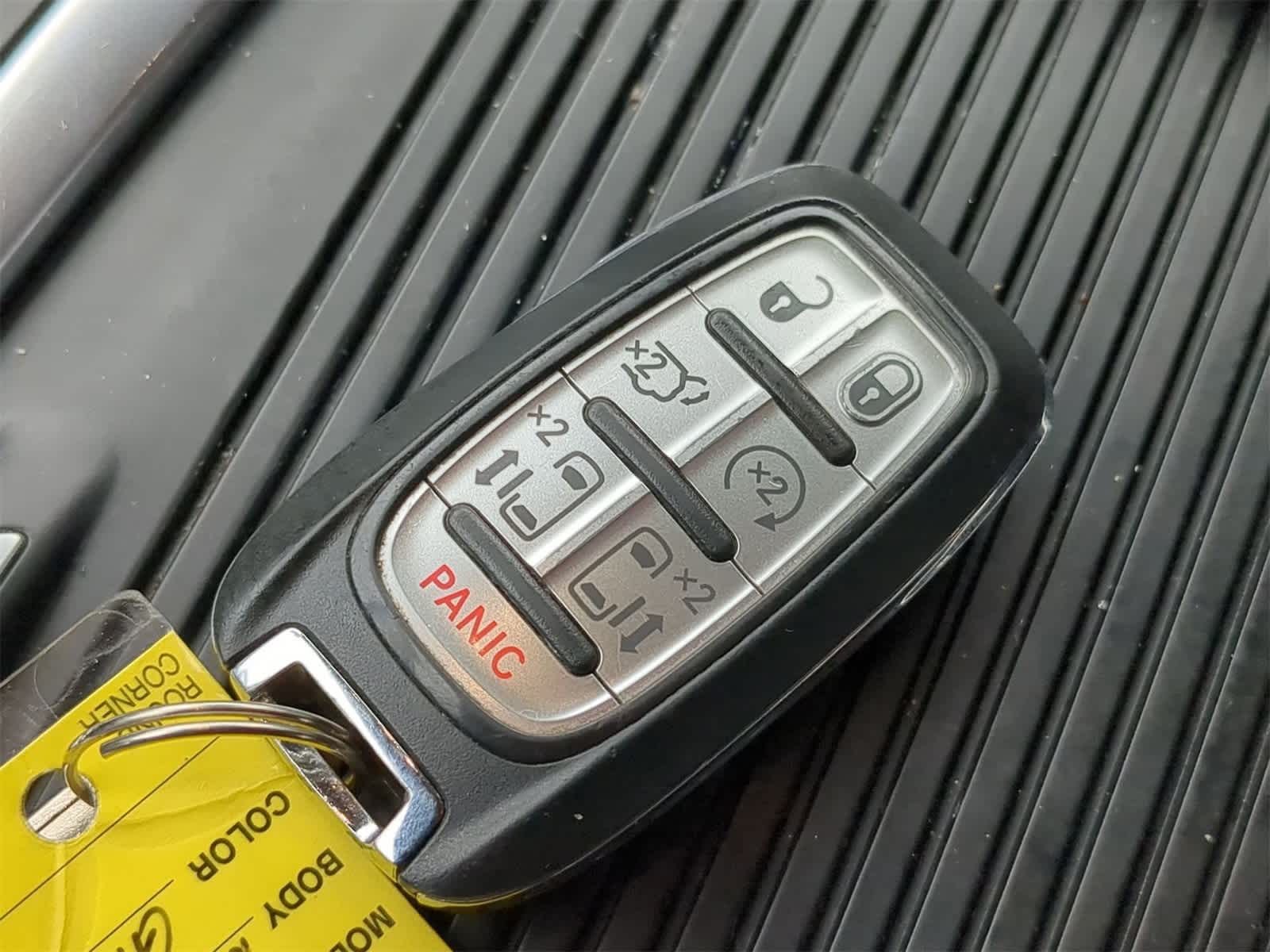 Thumbnail: 2023 Chrysler Pacifica - 33