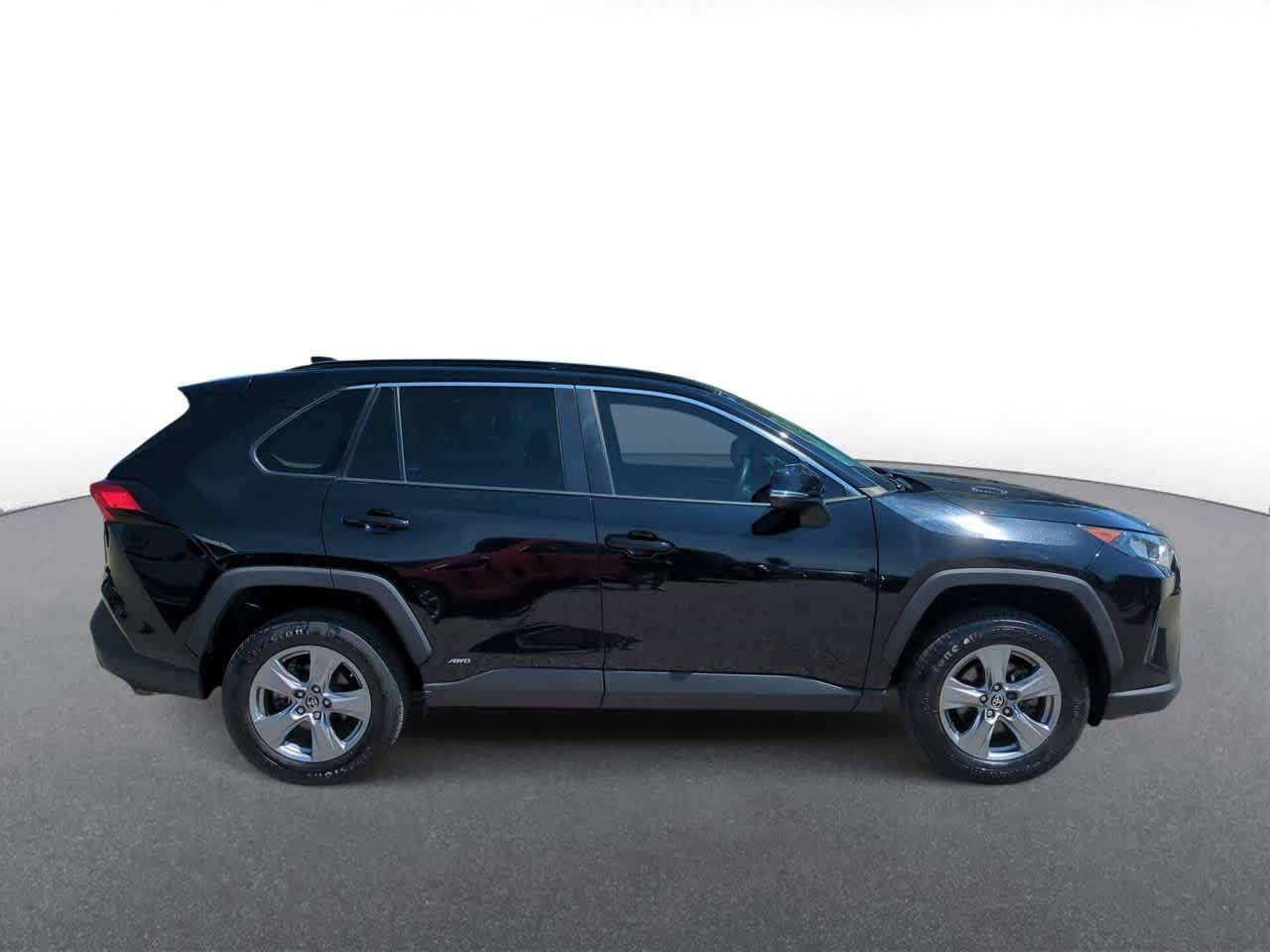 Thumbnail: 2022 Toyota RAV4 - 9