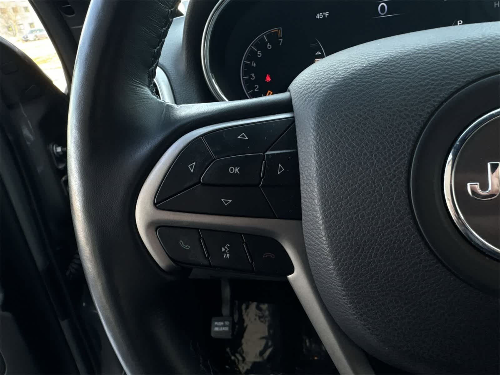 Thumbnail: 2022 Jeep Grand Cherokee - 25