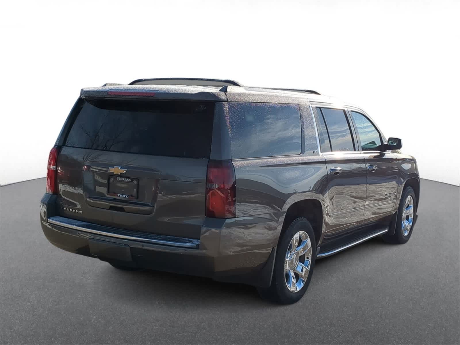 Thumbnail: 2016 Chevrolet Suburban - 8