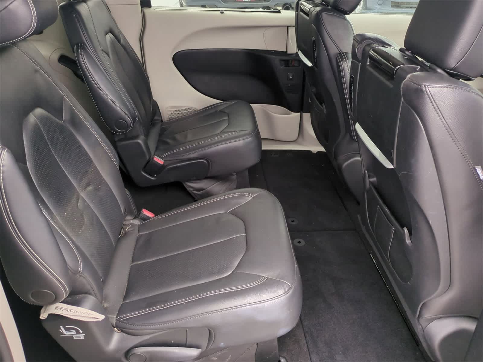 Thumbnail: 2022 Chrysler Pacifica - 20