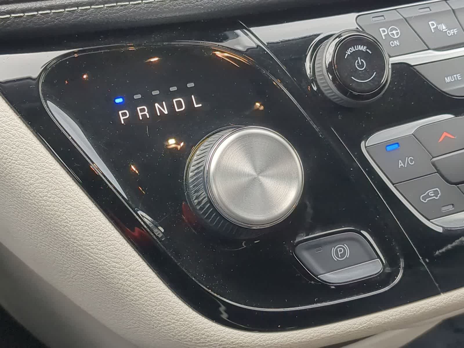 Thumbnail: 2023 Chrysler Pacifica - 29