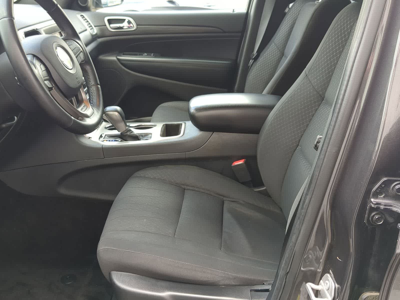 Thumbnail: 2019 Jeep Grand Cherokee - 16