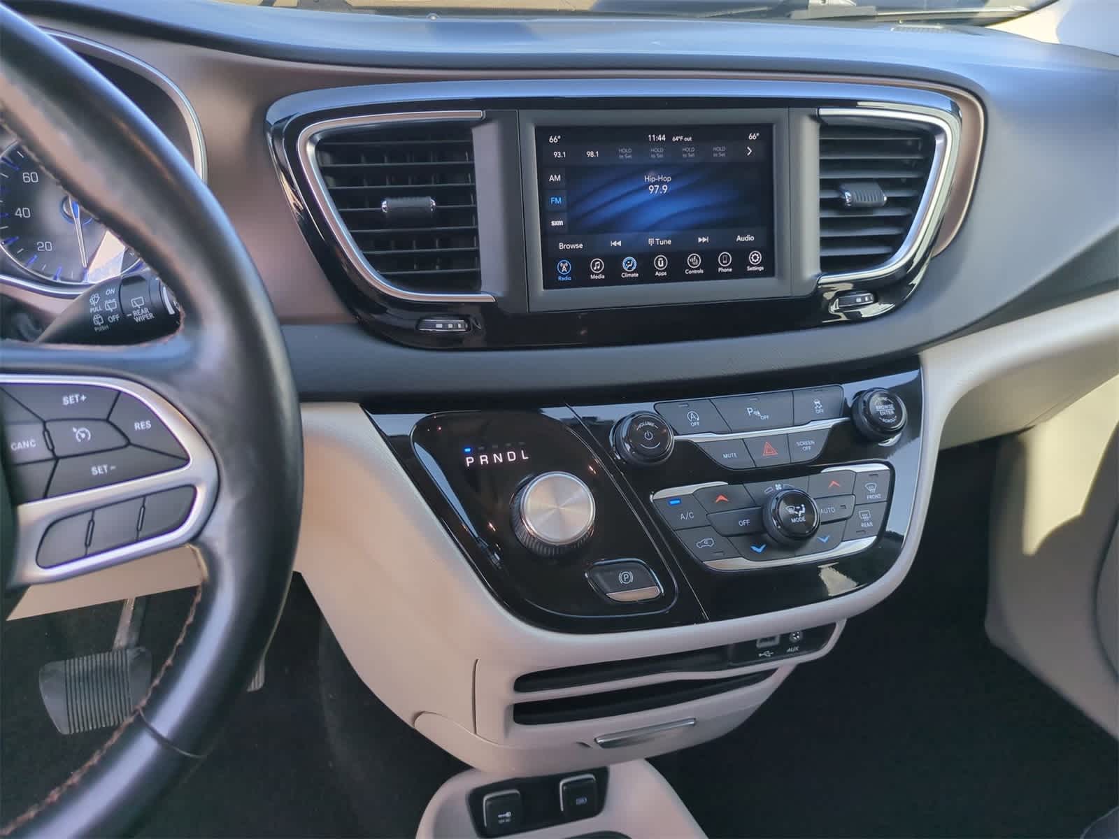Thumbnail: 2019 Chrysler Pacifica - 28