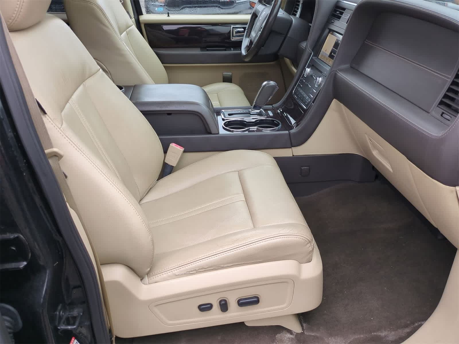 Thumbnail: 2017 Lincoln Navigator - 20