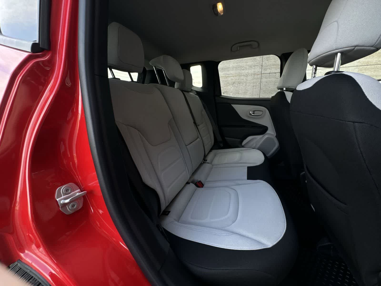 Thumbnail: 2022 Jeep Renegade - 21