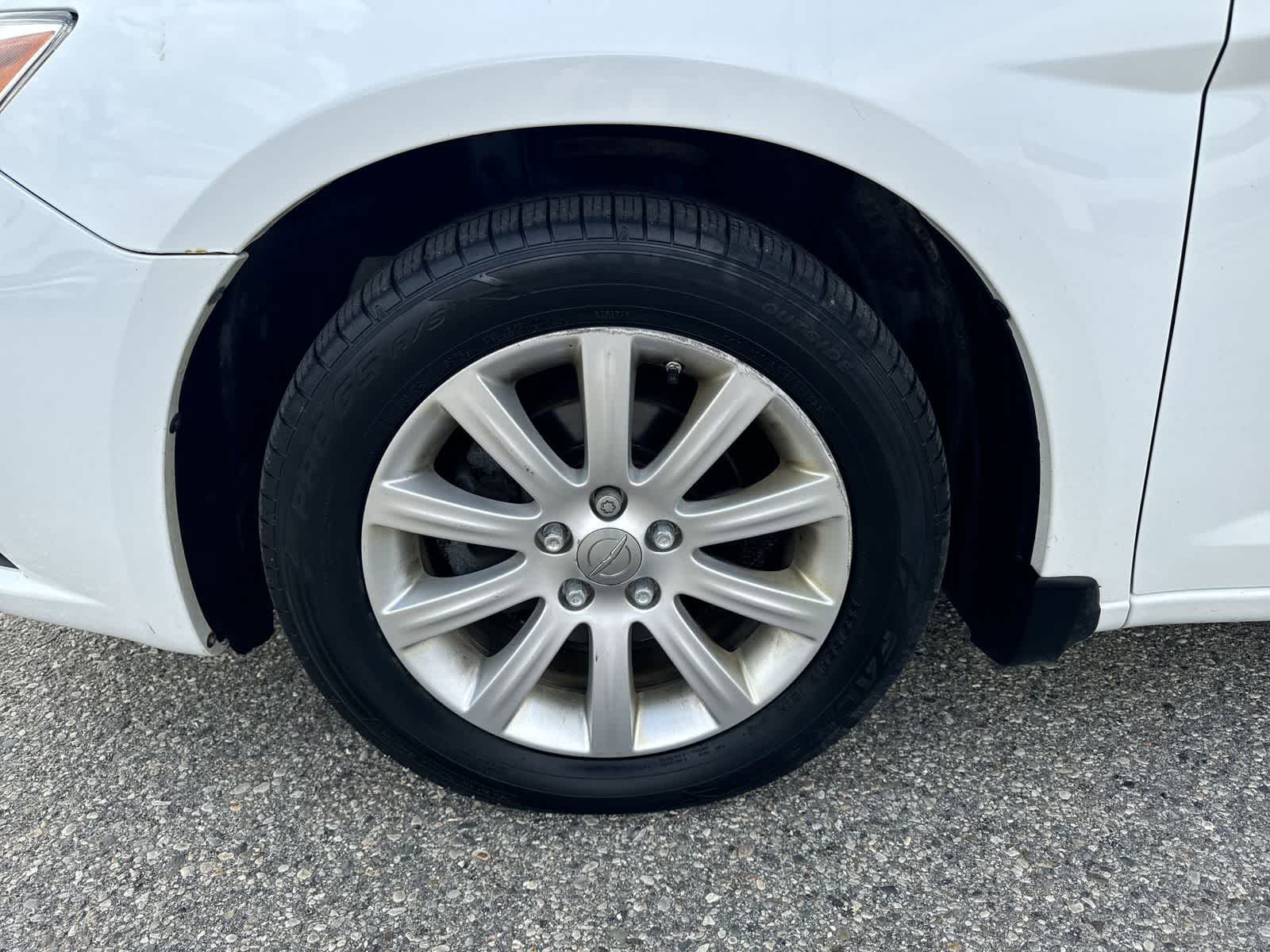 Thumbnail: 2013 Chrysler 200 - 14