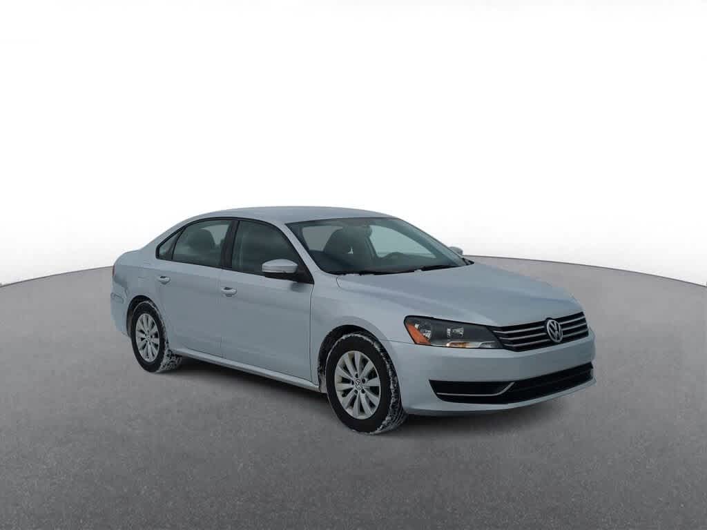 2014 Volkswagen Passat Wolfsburg Edition 2