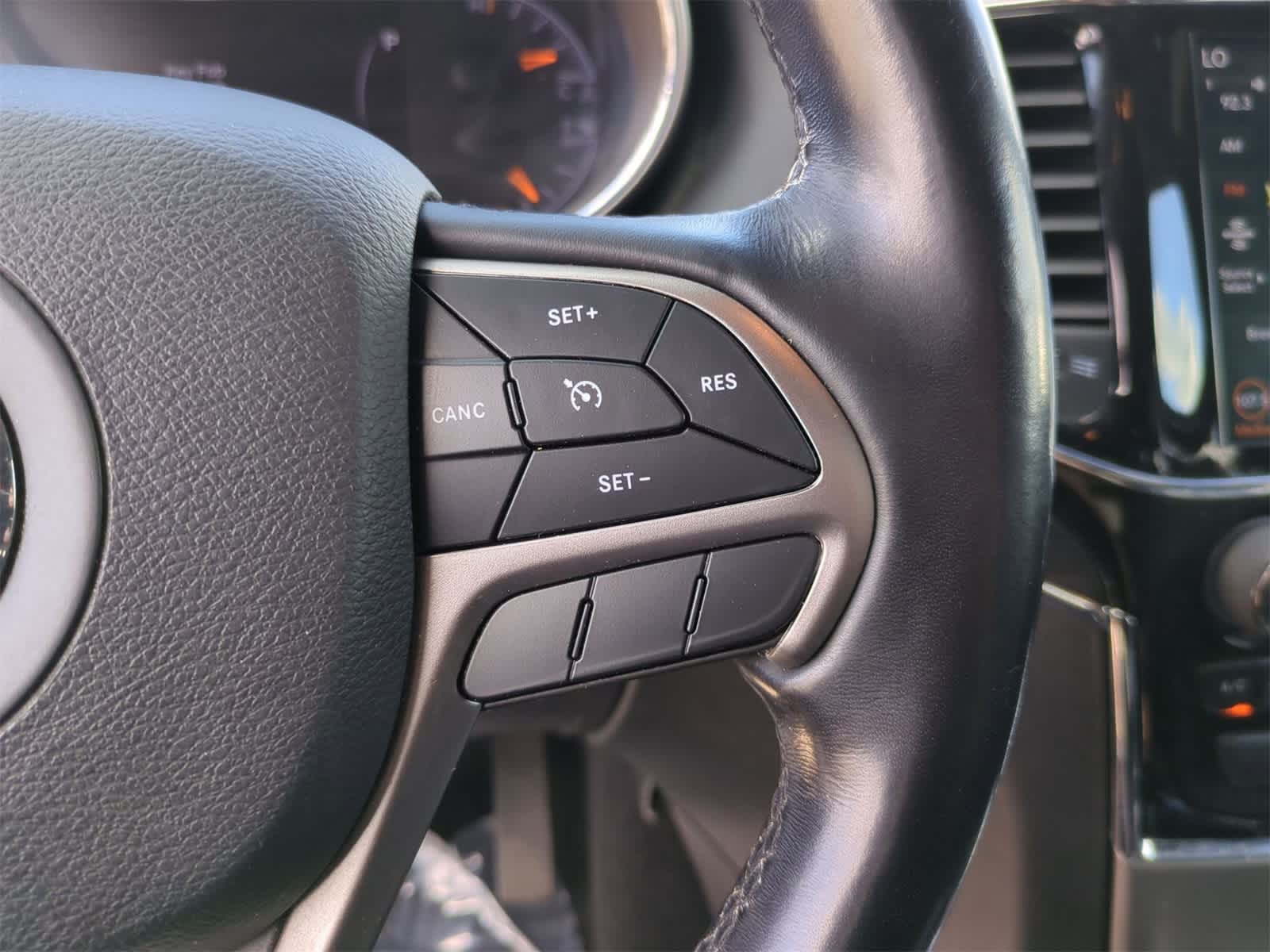 Thumbnail: 2021 Jeep Grand Cherokee - 25