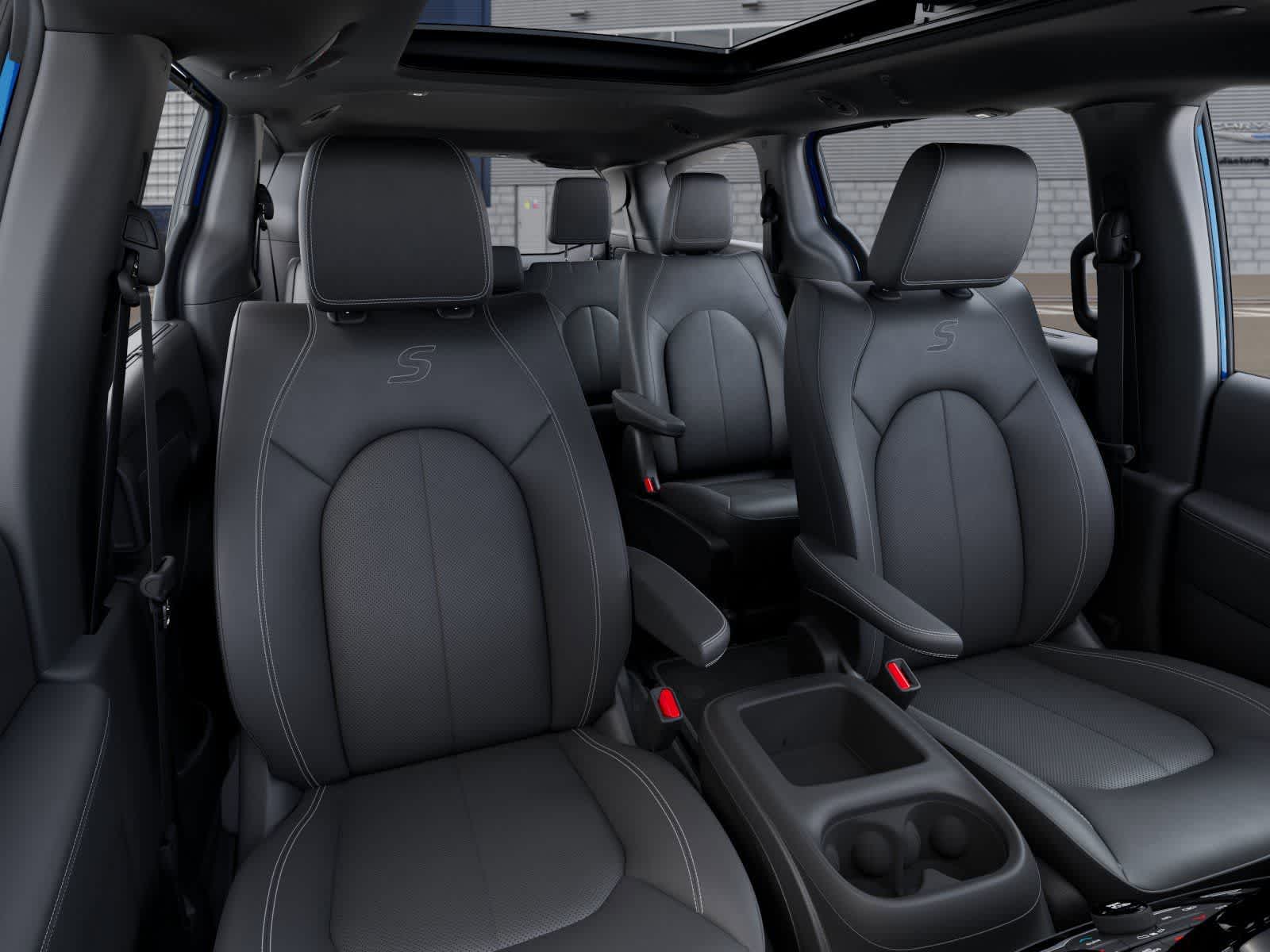Thumbnail: 2026 Chrysler Pacifica - 16
