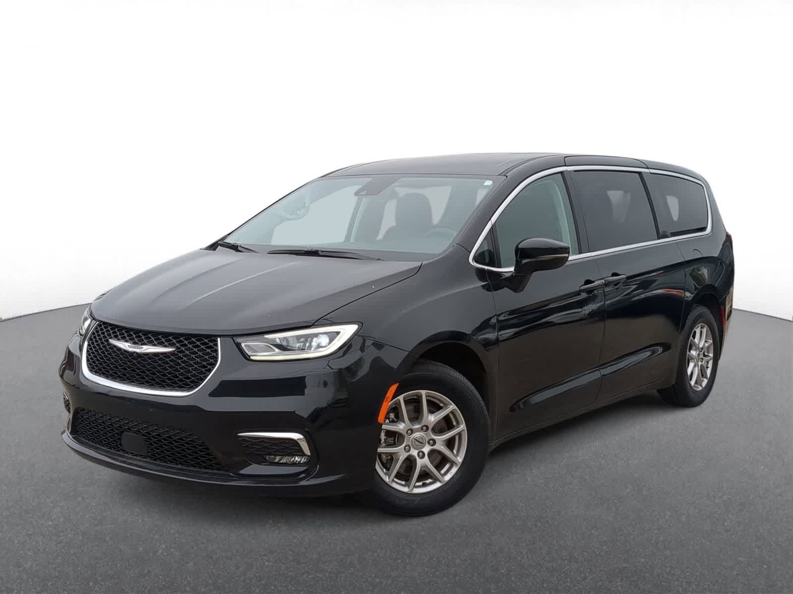 2024 Chrysler Pacifica Touring L's photo