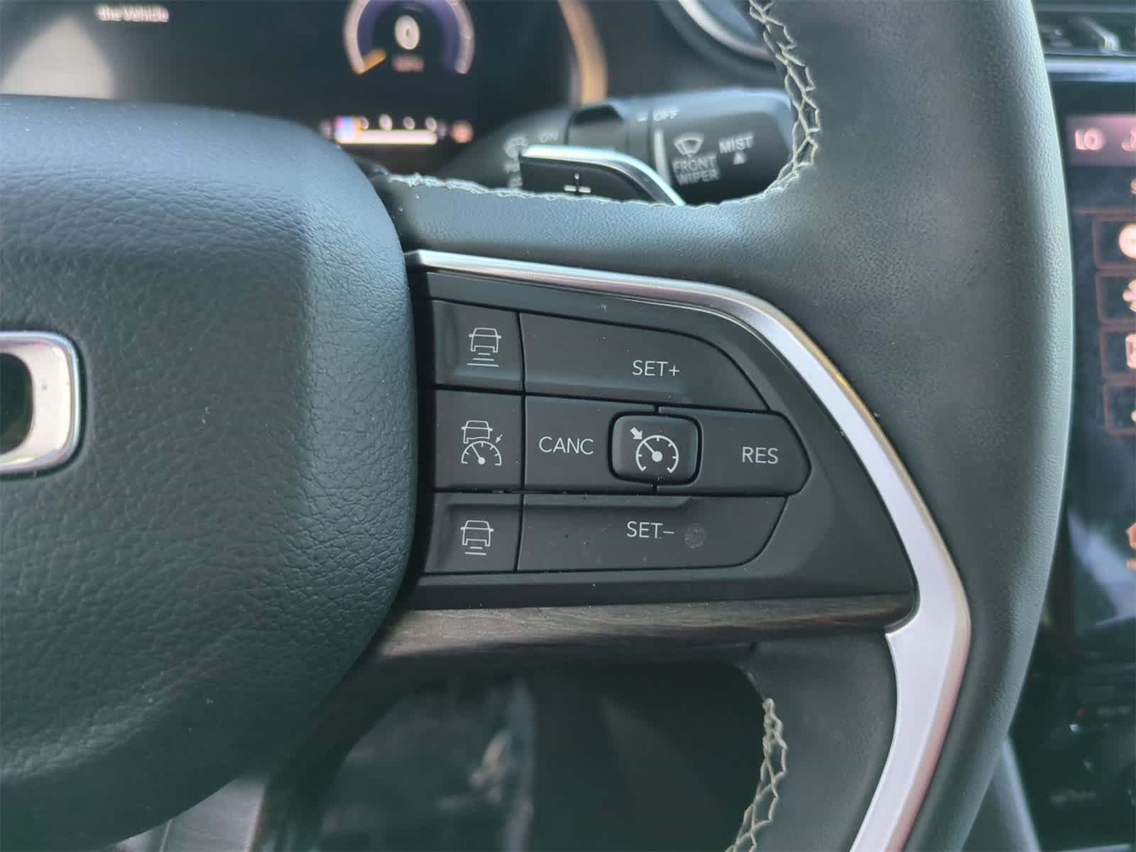 Thumbnail: 2023 Jeep Grand Cherokee L - 24