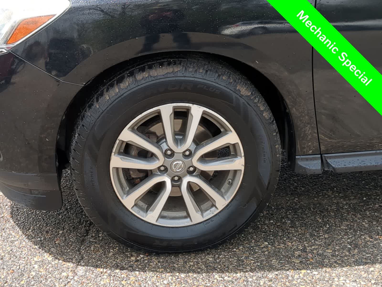 Thumbnail: 2013 Nissan Pathfinder - 14