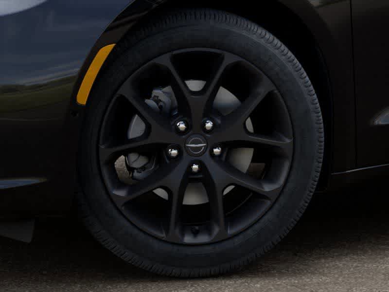 Thumbnail: 2026 Chrysler Pacifica - 8