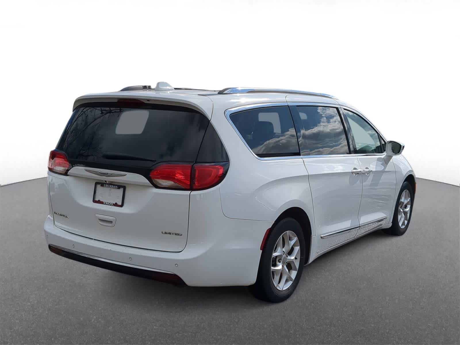 Thumbnail: 2020 Chrysler Pacifica - 8