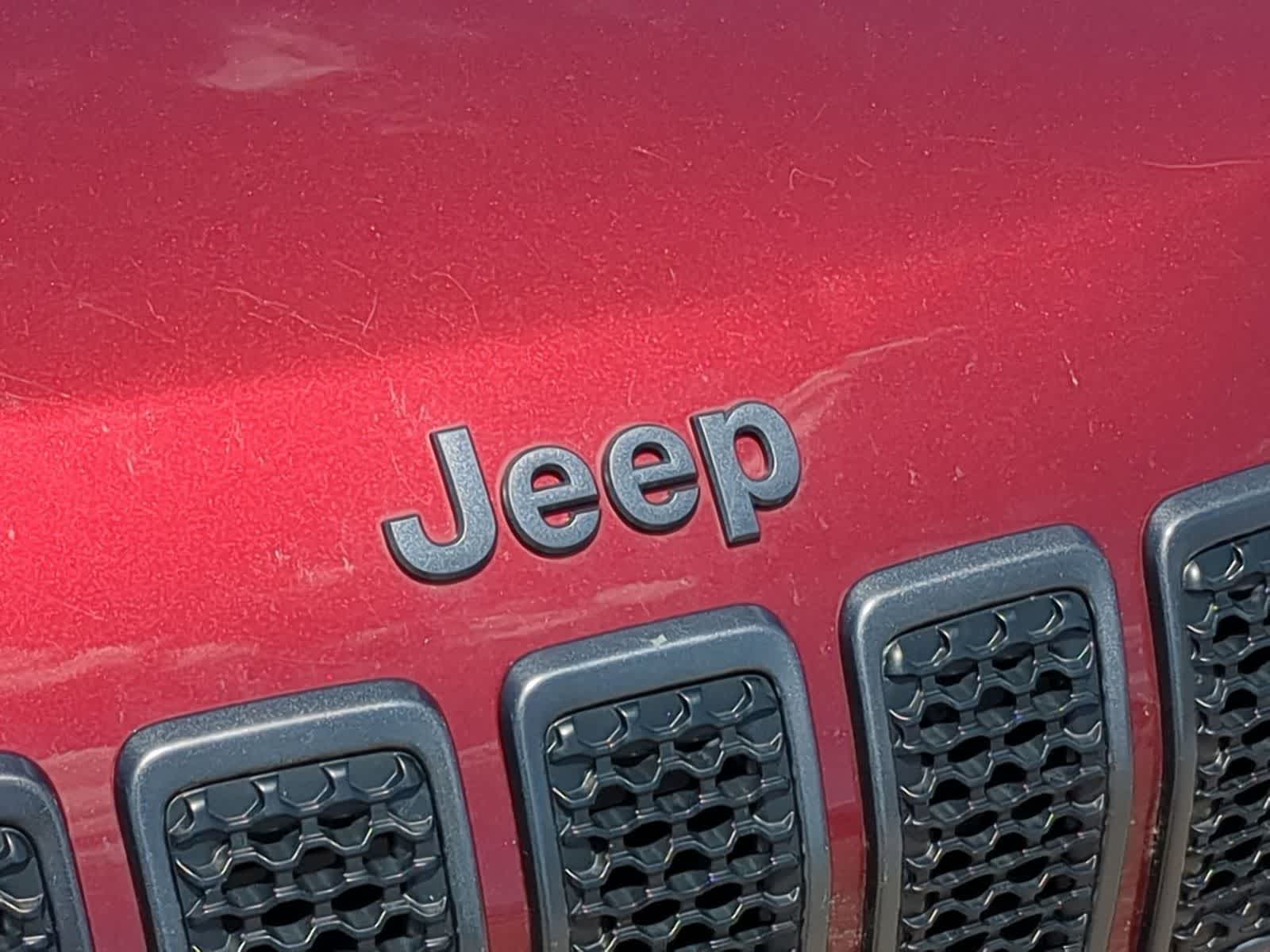 Thumbnail: 2020 Jeep Cherokee - 12