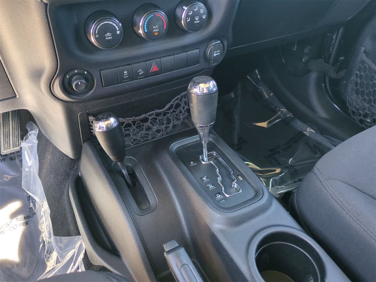 Thumbnail: 2013 Jeep Wrangler - 25