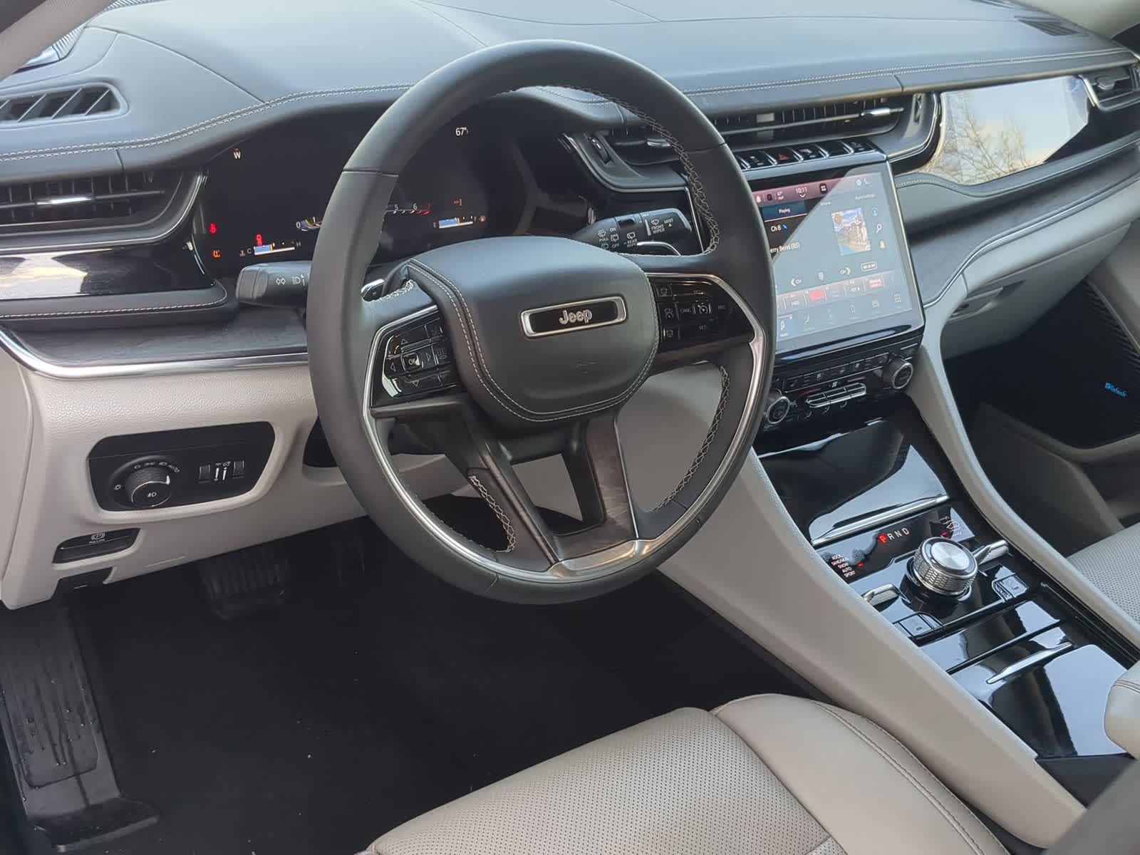 Thumbnail: 2023 Jeep Grand Cherokee - 10