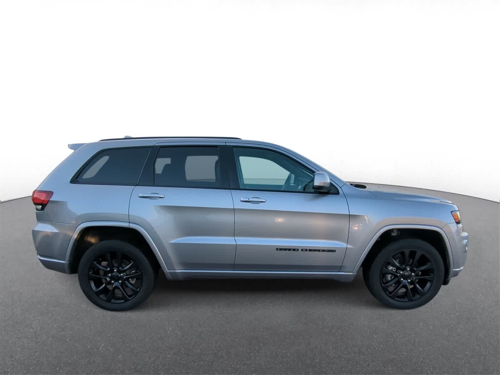 Thumbnail: 2020 Jeep Grand Cherokee - 9