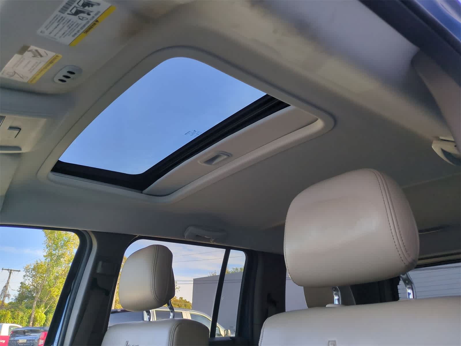 Thumbnail: 2010 Jeep Liberty - 19