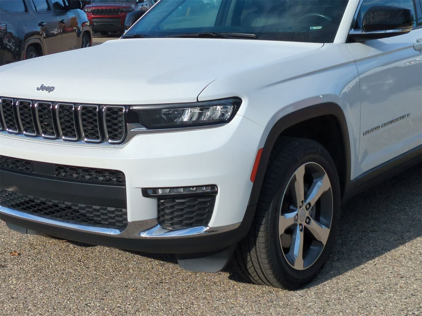 Thumbnail: 2022 Jeep Grand Cherokee L - 11