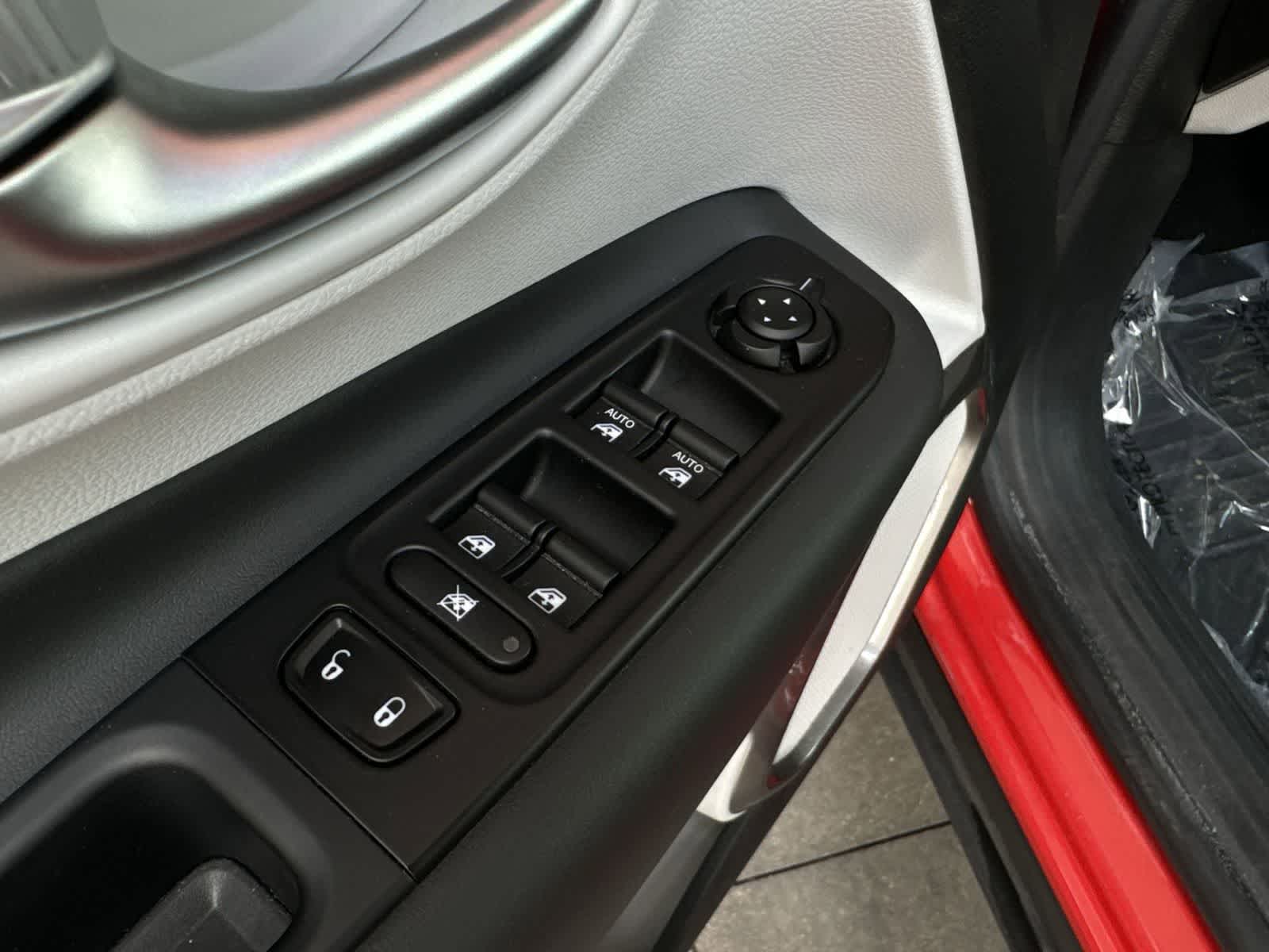 Thumbnail: 2022 Jeep Renegade - 18