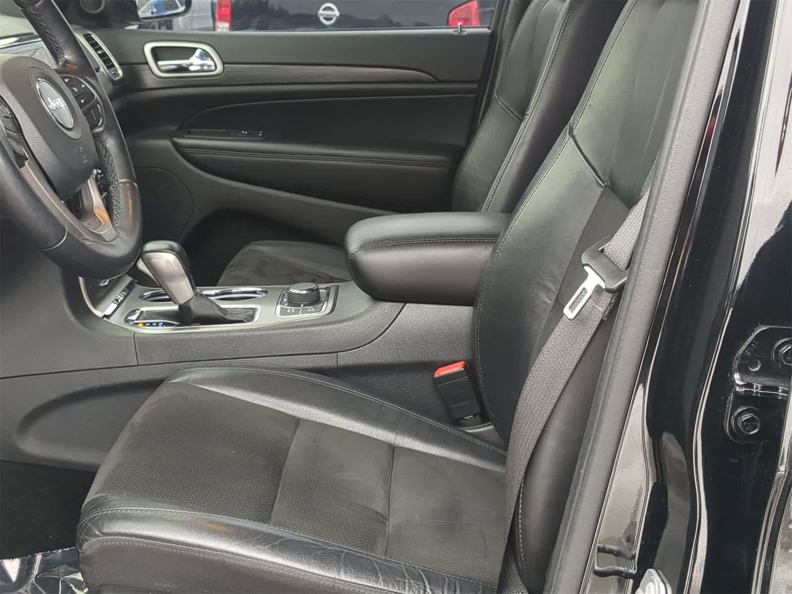 Thumbnail: 2022 Jeep Grand Cherokee - 23