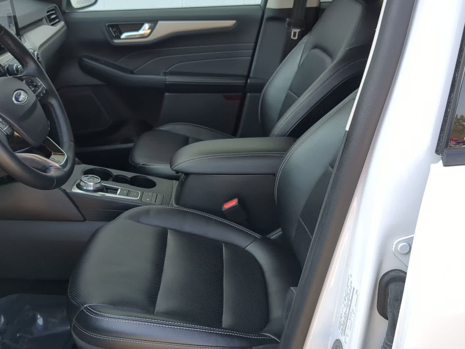 Thumbnail: 2022 Ford Escape - 16