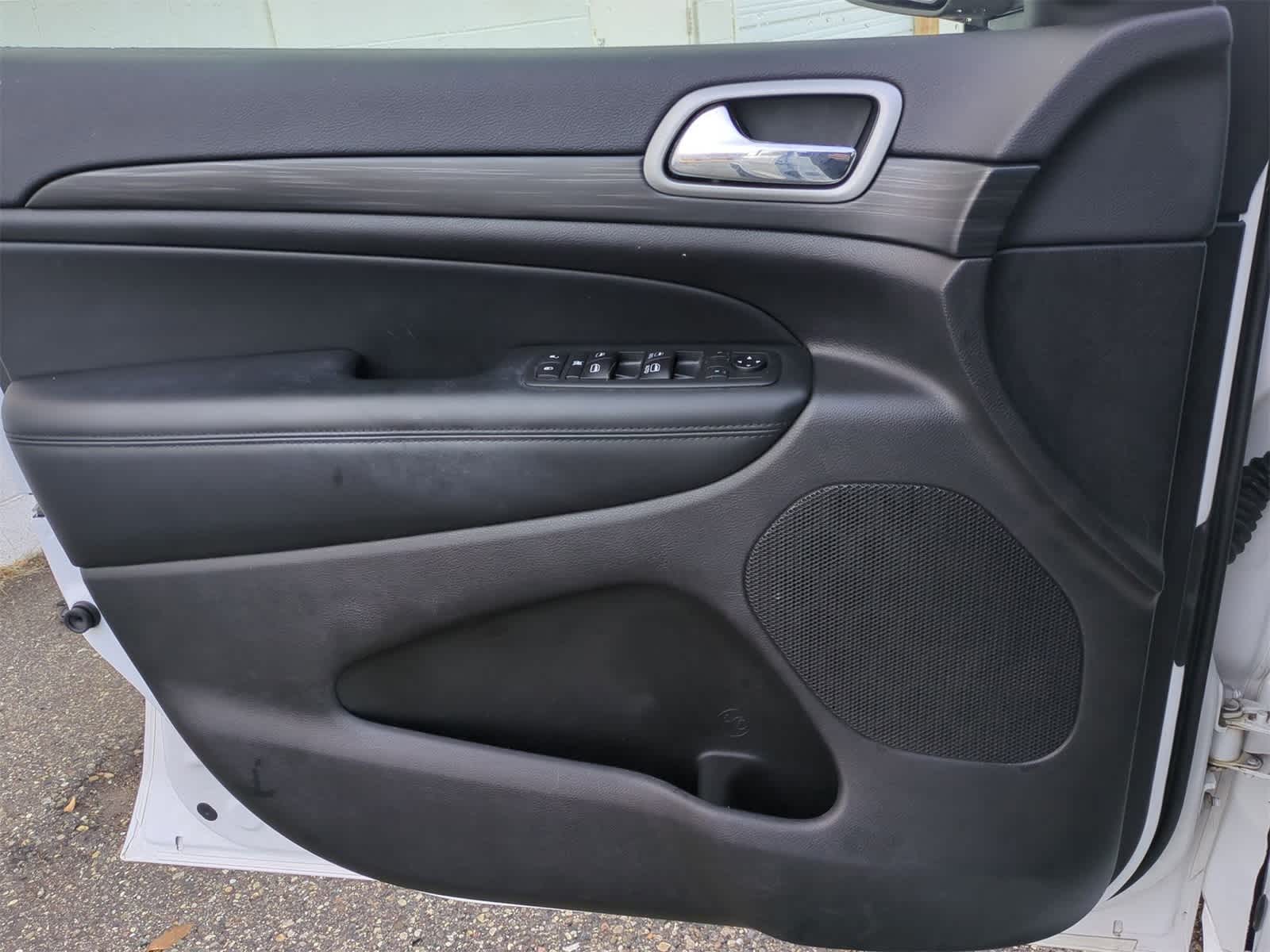 Thumbnail: 2020 Jeep Grand Cherokee - 30