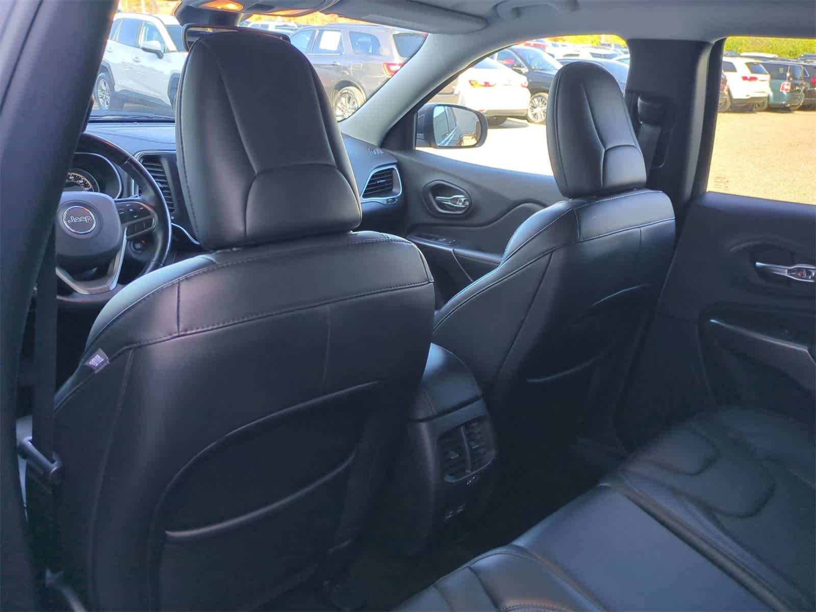 Thumbnail: 2021 Jeep Cherokee - 18