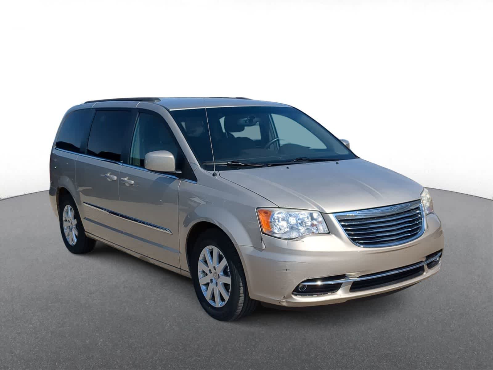 Thumbnail: 2013 Chrysler Town & Country - 2