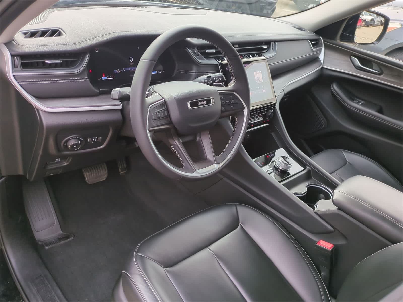 Thumbnail: 2023 Jeep Grand Cherokee - 10
