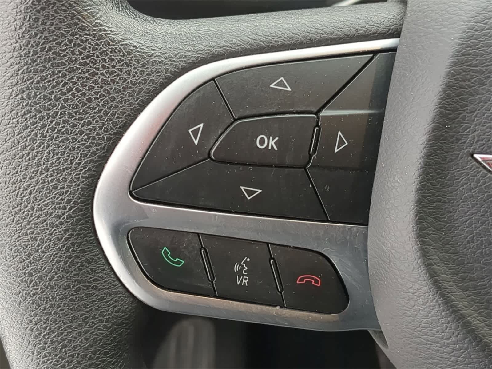 Thumbnail: 2017 Chrysler Pacifica - 32